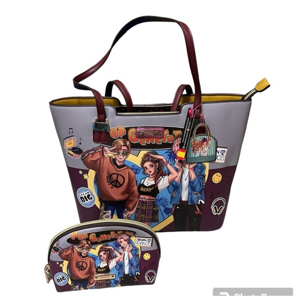 Just 2 Sisters sharing our bags and yours 👛 👛👛Let’s have some fun 🤩 - Picture 3 of 10